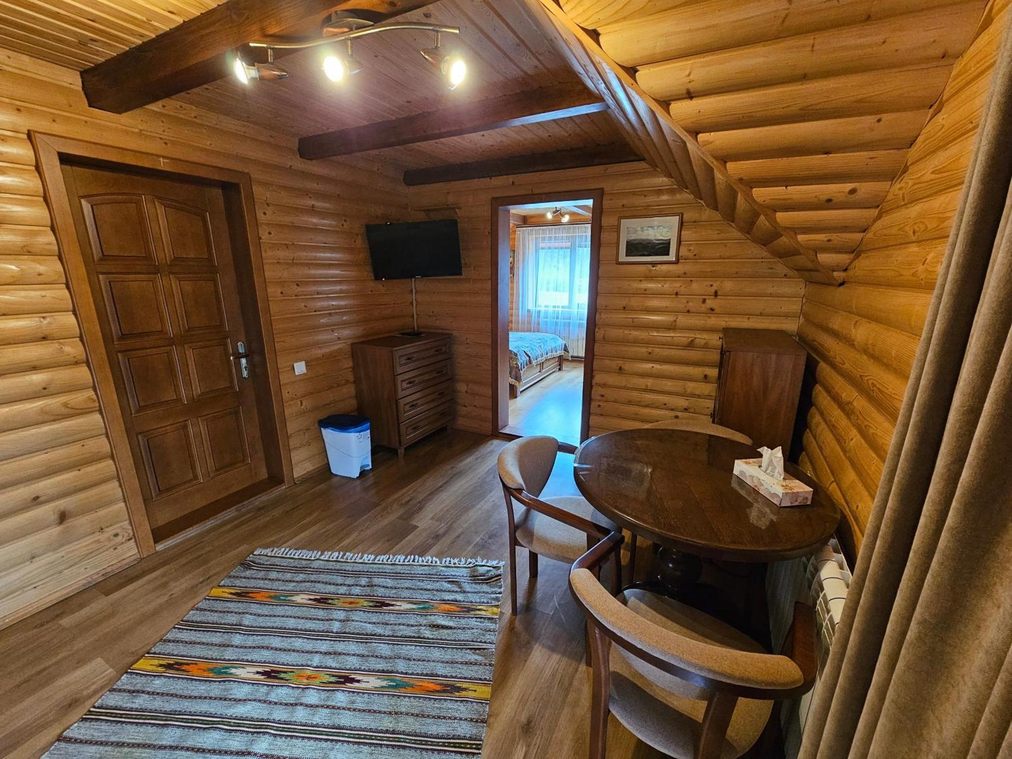 Guesthouse Kolo Druziv 塔塔里夫 外观 照片
