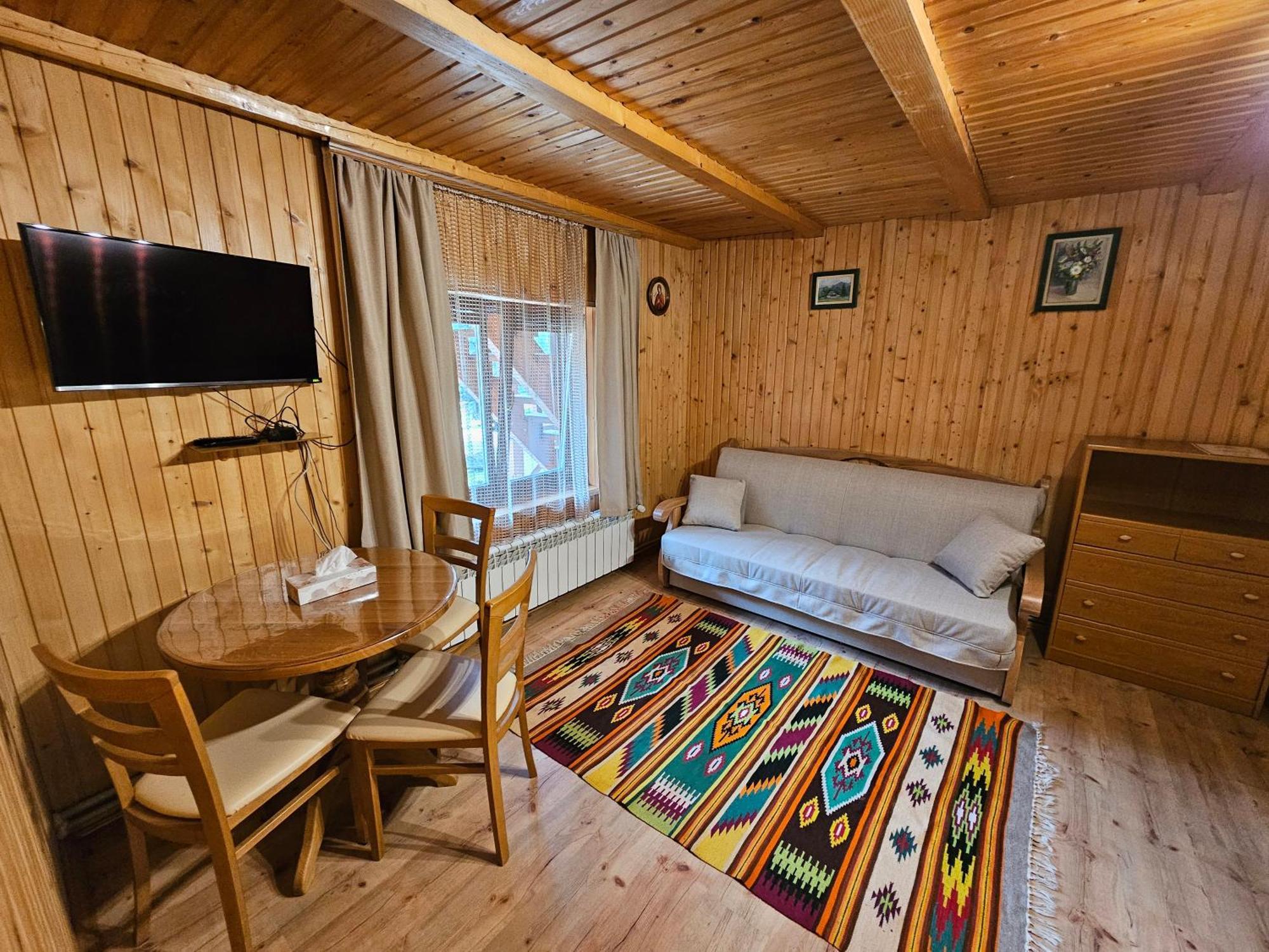 Guesthouse Kolo Druziv 塔塔里夫 外观 照片